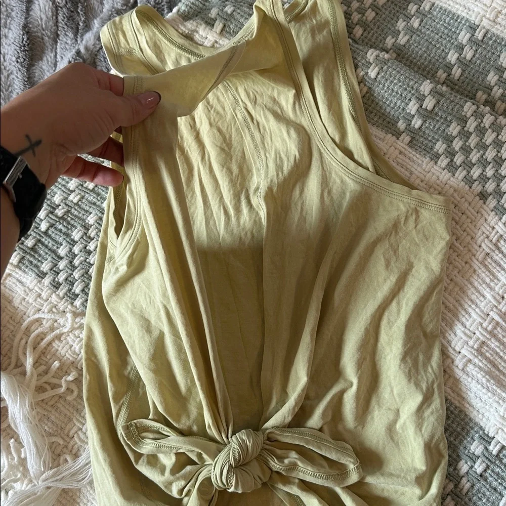 Women’s Lululemon tank top